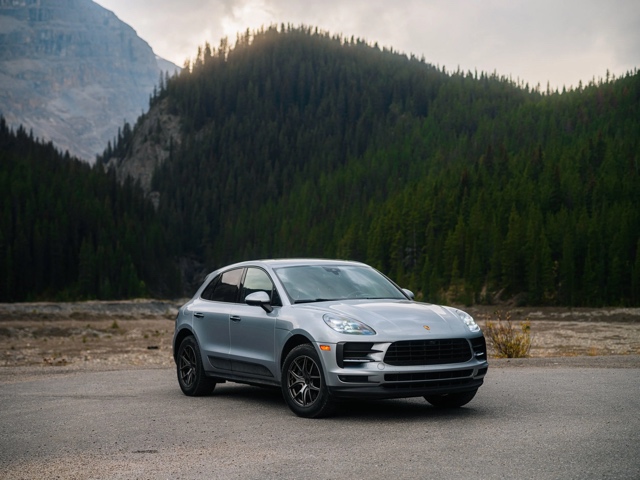 Porsche Macan photograph