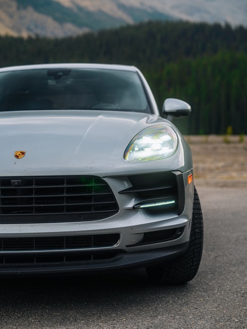 Porsche Macan photograph