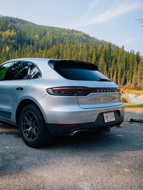 Porsche Macan photograph